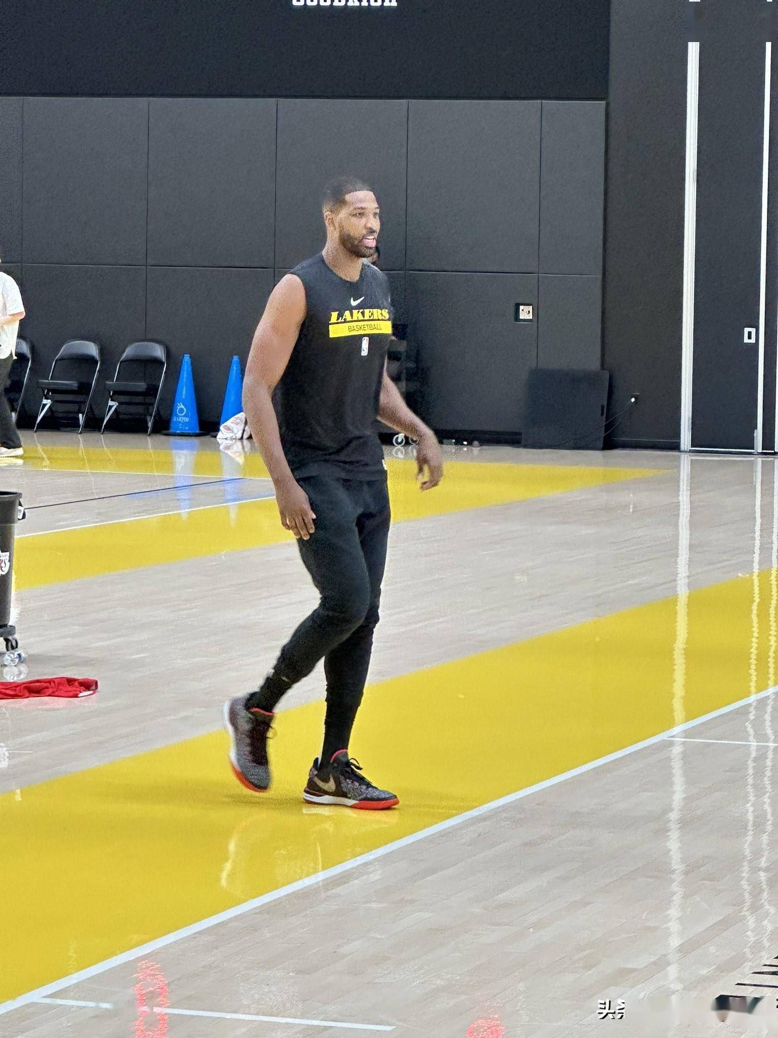 金年会入口-冲刺阶段突围战来临，明尼苏达森林狼围绕荷甲伤情更新，态度坚定，高层口径保持一致的简单介绍