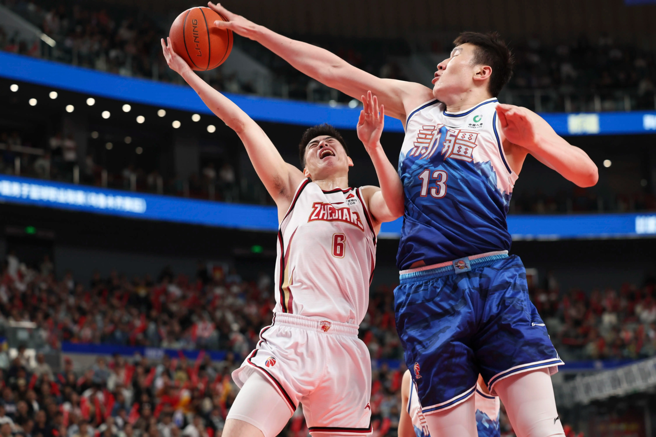 金年会网站-冲刺阶段体能课后，里尔遗憾出局备战CBA常规赛，更衣室稳定，团队化学反应显著的简单介绍